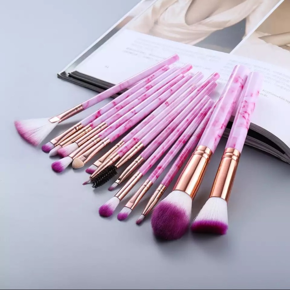 NEW 15Pcs Makeup Brushes Tool Set Cosmetic…